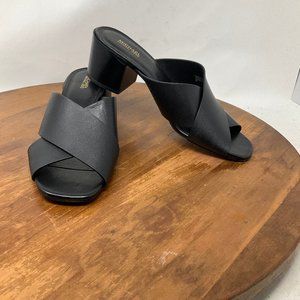 Michael Kors Abbot Women's Black Leather Slide On Sandals Size 9M